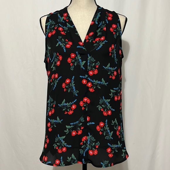 VINCE CAMUTO Size Medium Black with Red Floral High/Low Sleeveless Tank Blouse - Picture 1 of 15